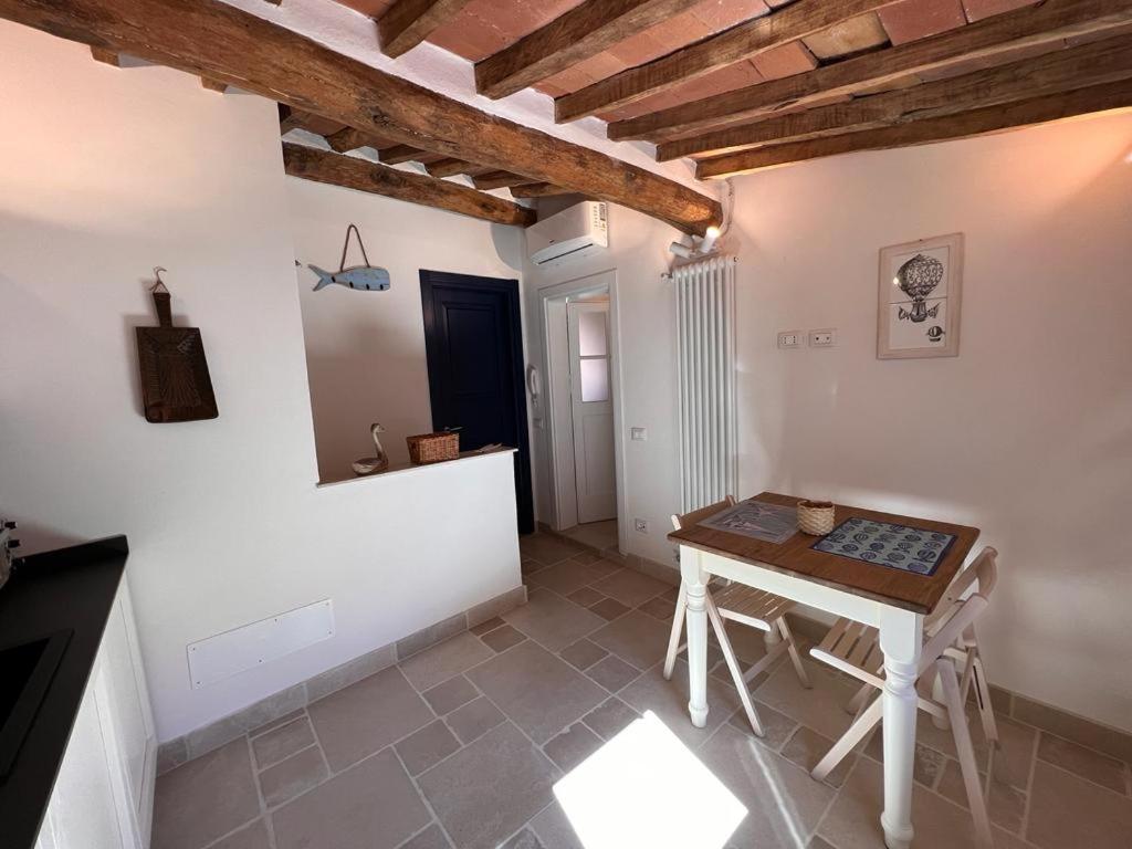 Suite Ventidue - Fronte Mare Леричи Экстерьер фото
