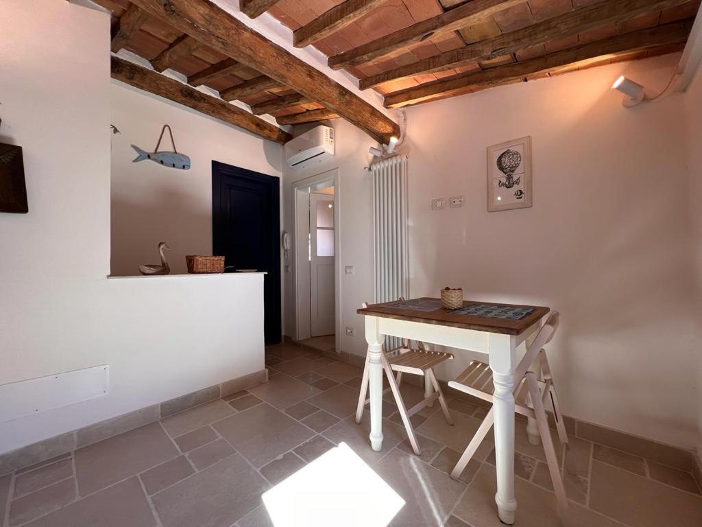 Suite Ventidue - Fronte Mare Леричи Экстерьер фото