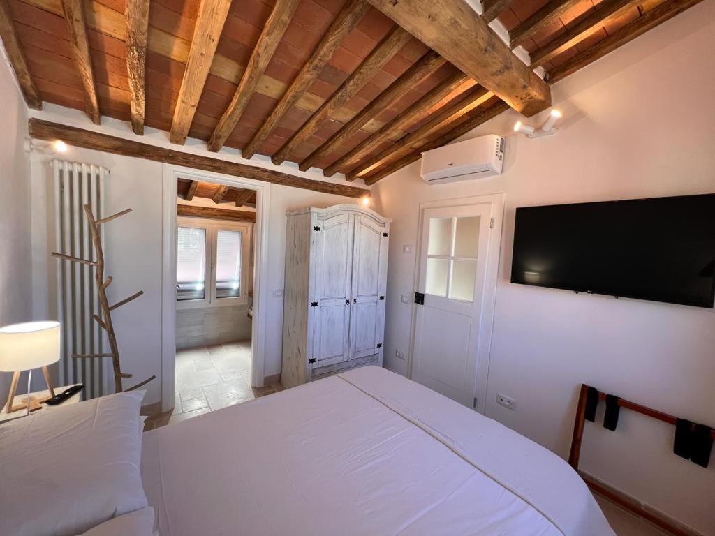 Suite Ventidue - Fronte Mare Леричи Экстерьер фото